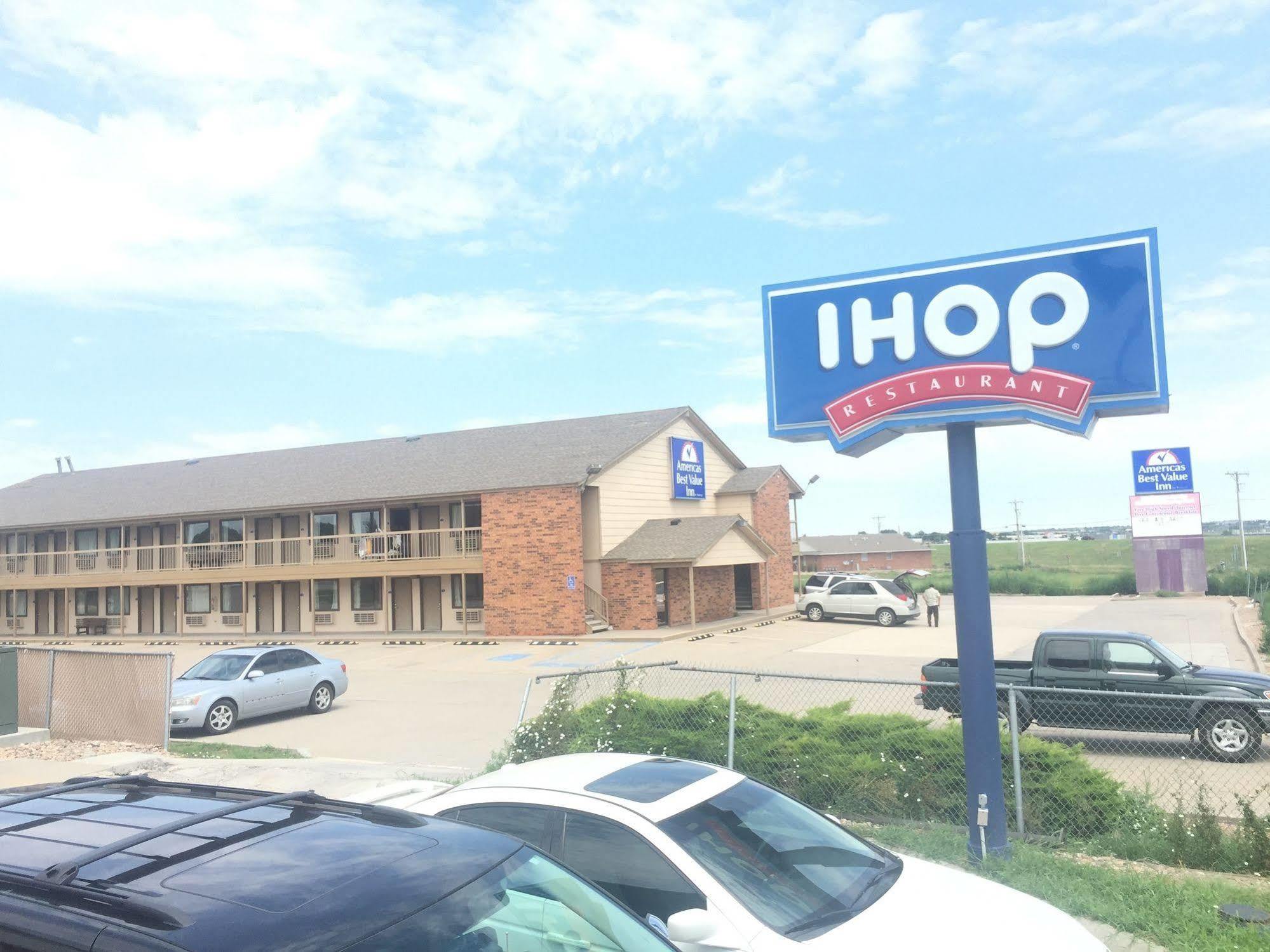 Americas Best Value Inn - Garden City Buitenkant foto