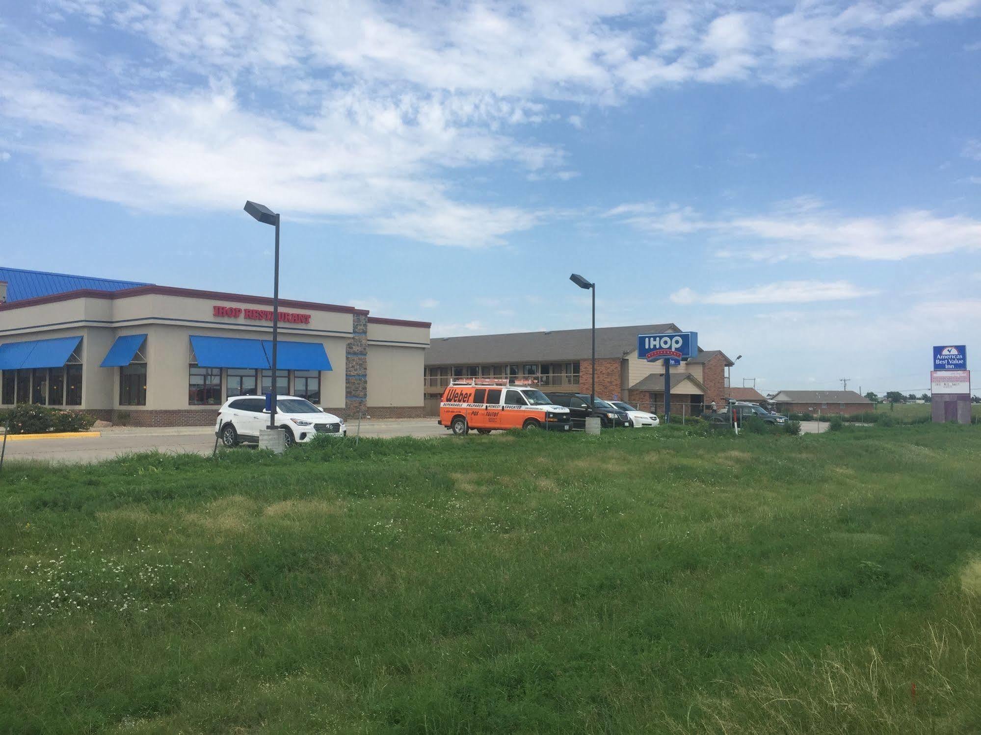 Americas Best Value Inn - Garden City Buitenkant foto